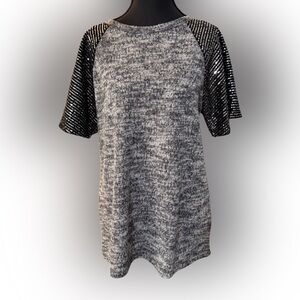 New Trendy Doe & Rae Black and Gray Sequin Short Sleeve Sweater Sz Small